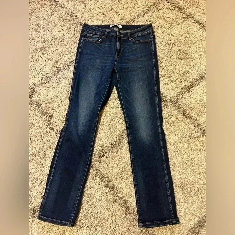 ZARA denim size 10 fabric tag cut out. Lots of stretch to these (T111)